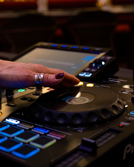 <span><span>Dj set afterwork - Muses la Défense - bar à cocktails</span></span>